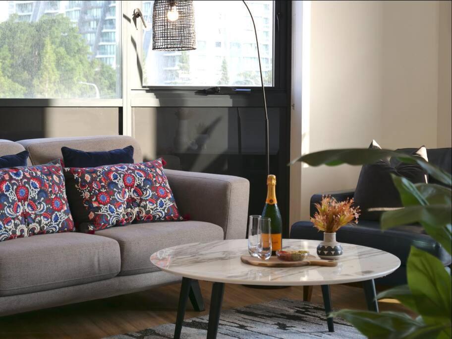 Modern 1 Brm Apartment With Pool Close To Beach Gold Coast Bagian luar foto